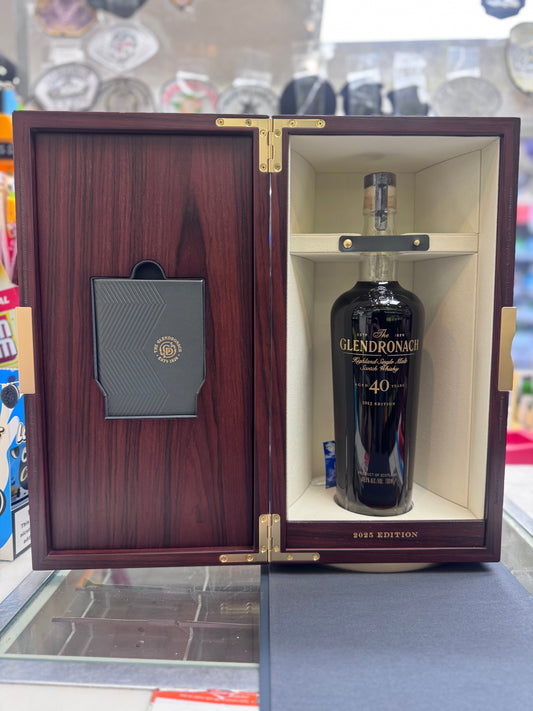 Glendronach 40 Year Highland Single Malt Scotch Whisky 43.9%